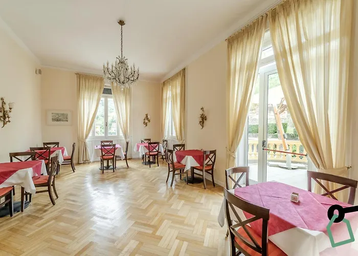 Hotell Hotiday Collection -